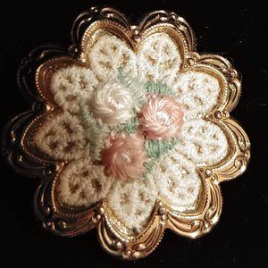 1928 Gold and Crochet Brooch